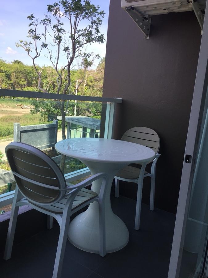 Jj Condotel Airport Phuket Mai Khao Bagian luar foto